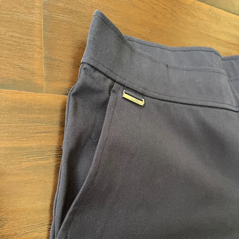 NWOT! L-RL Lauren Active Women's Pull-on Blue Bermuda Stretch Shorts Size 12. - Picture 3 of 7